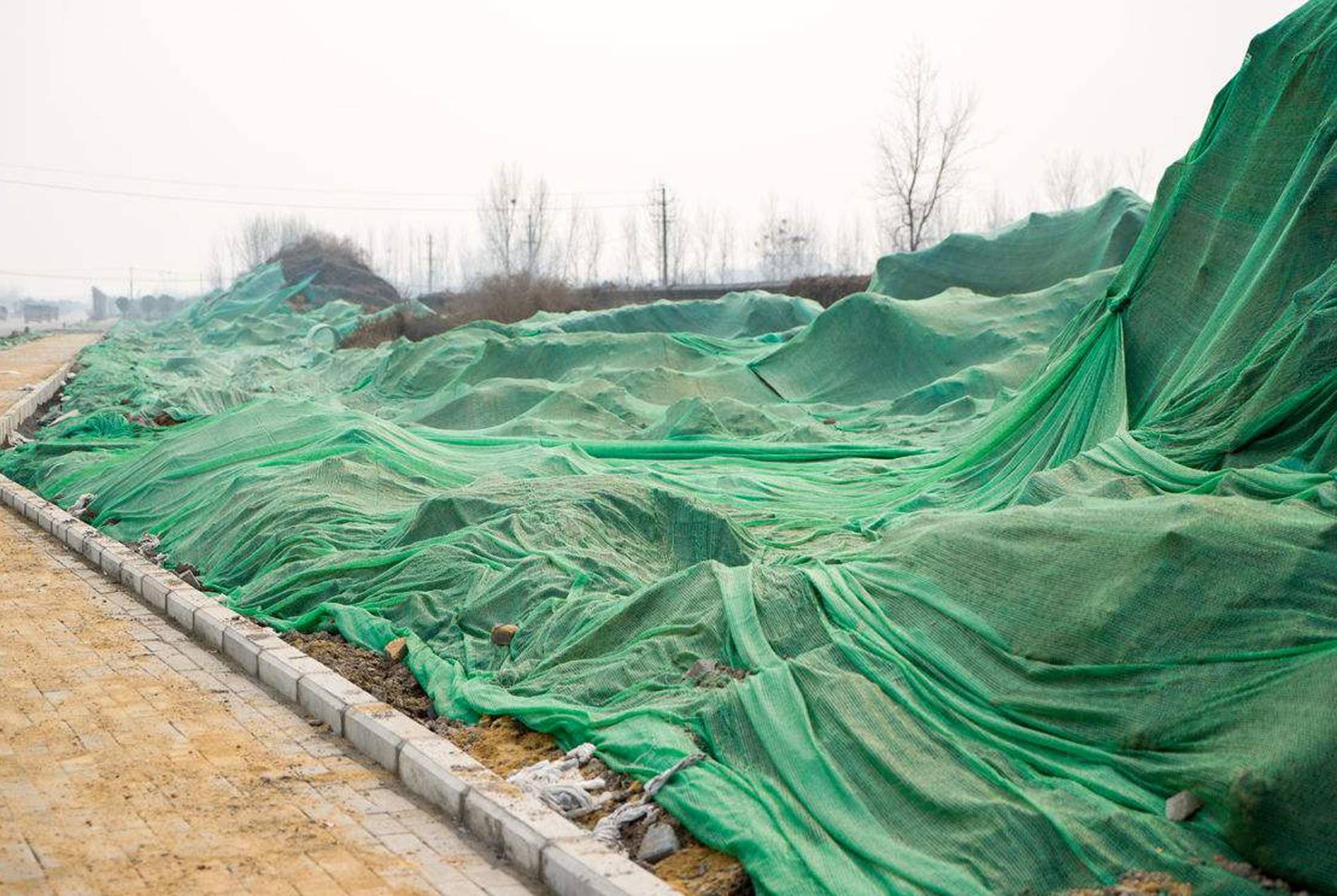 Flat wire dust-proof net